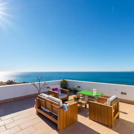 Luxury Villa With Swimming Pool And Amazing Views-3