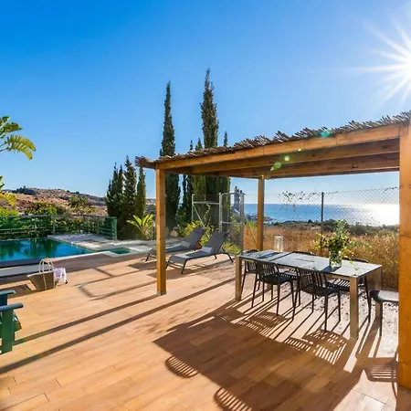 Luxury Villa With Swimming Pool And Amazing Views-2